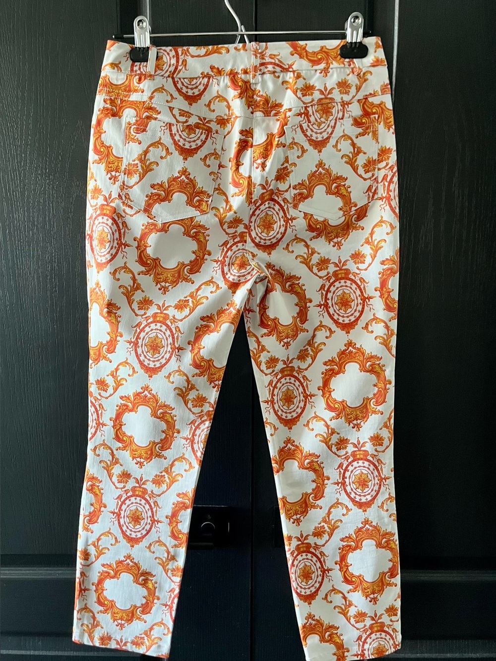 Marciano Los Angeles Baroque Print Cropped Pants | Size 6 | Luxury inspired - Picture 3 of 10